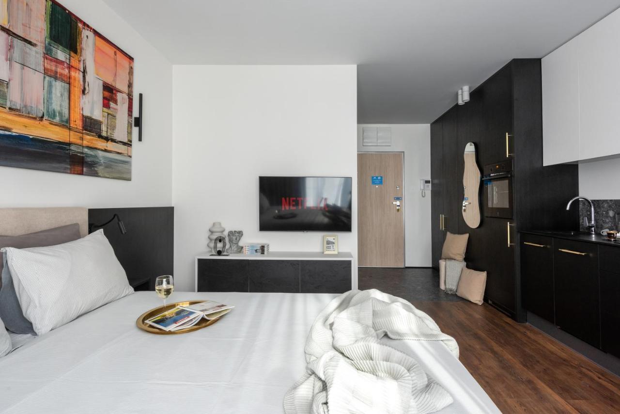 Apartamenty-Wroc Ksiecia Witolda By The River Wrocław Exteriör bild